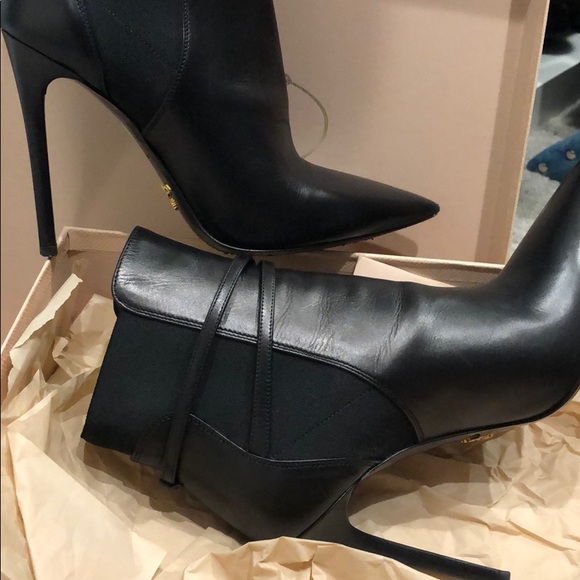 Angle boots - Picture 3 of 5